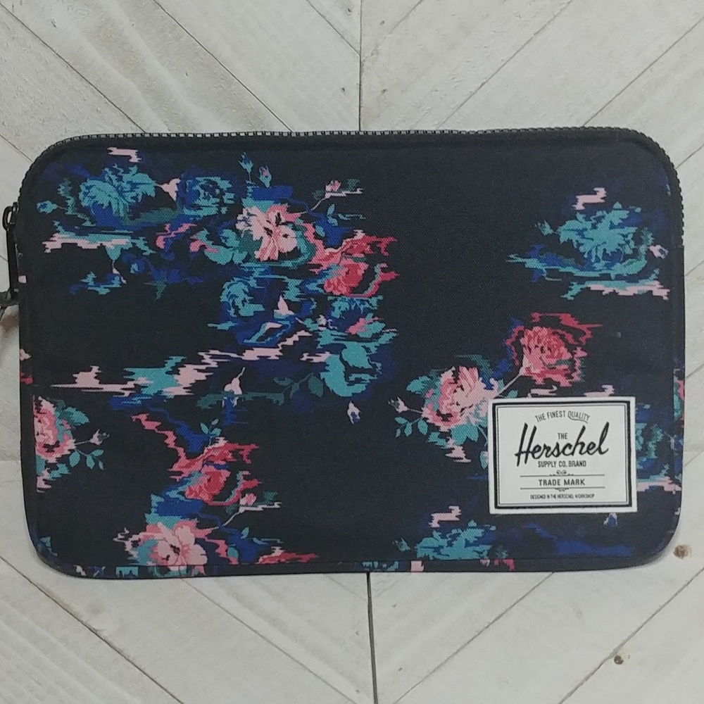 Herschel Supply Company Tablet Case Floral with Faux Fur Lining